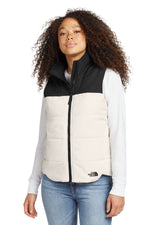 The North Face Women's Everyday Insulated Vest. - Vintage White
