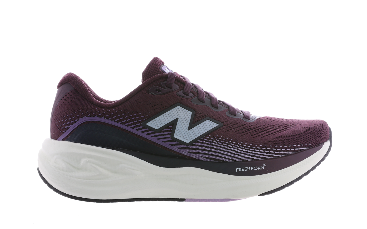 New Balance Women's 880v16 – Black Ruby