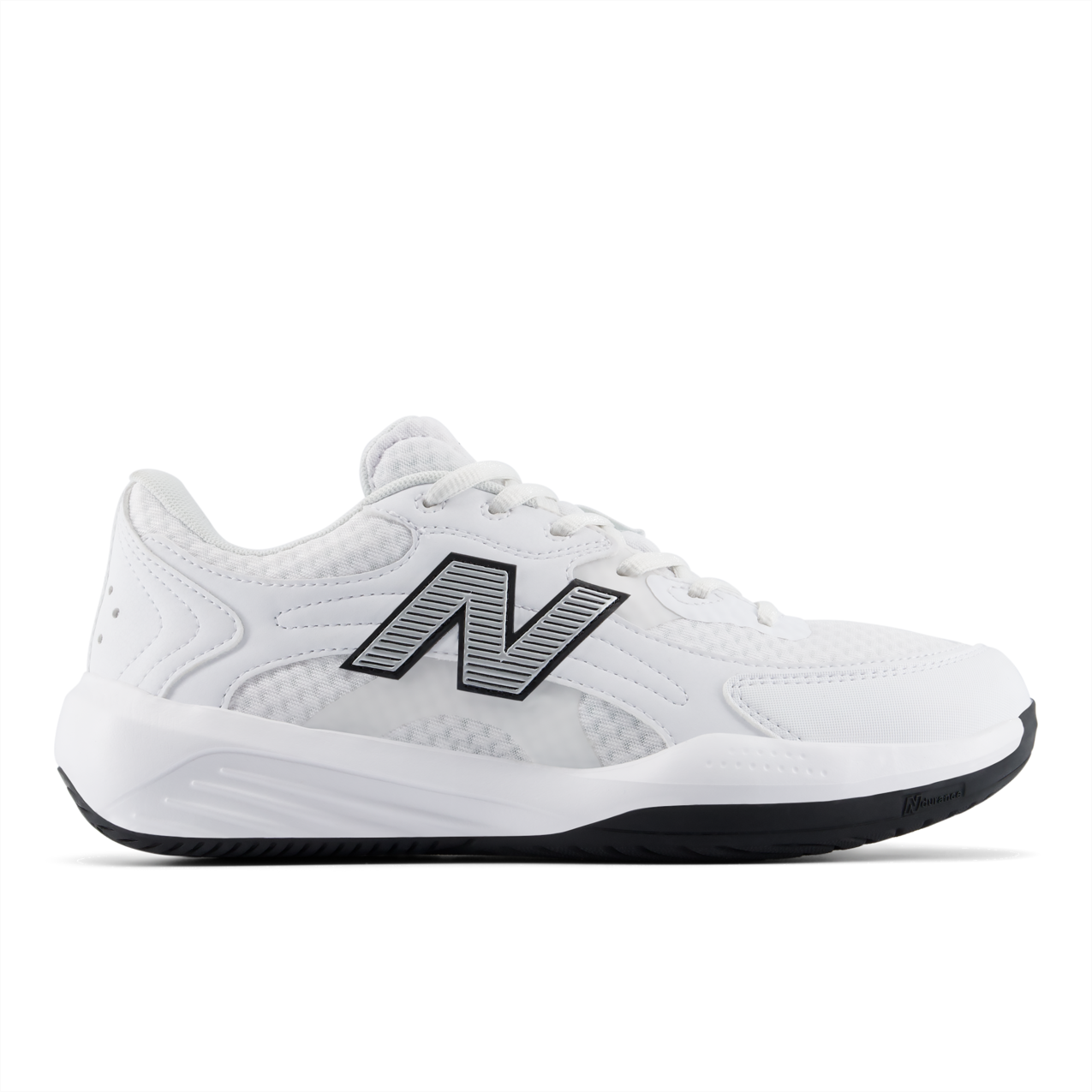 New Balance Women's 696v7